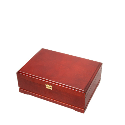 Кейс покерный на 500 фишек двухэтажный Красное дерево Кейс: деревянный кейс
Размер (см): 36 х 52 х 7